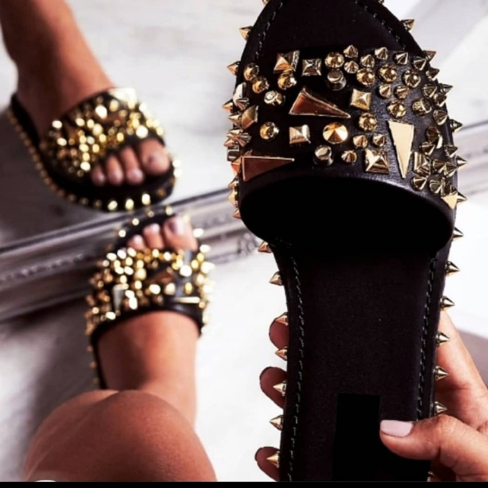 ❤RESTOCKED ❤ CRAZY FLAT SPIKE SLIP ON GOLD