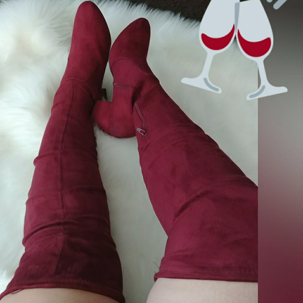 🚨 5.5🚨Boots over the knee  Burgandy Vegan Suede