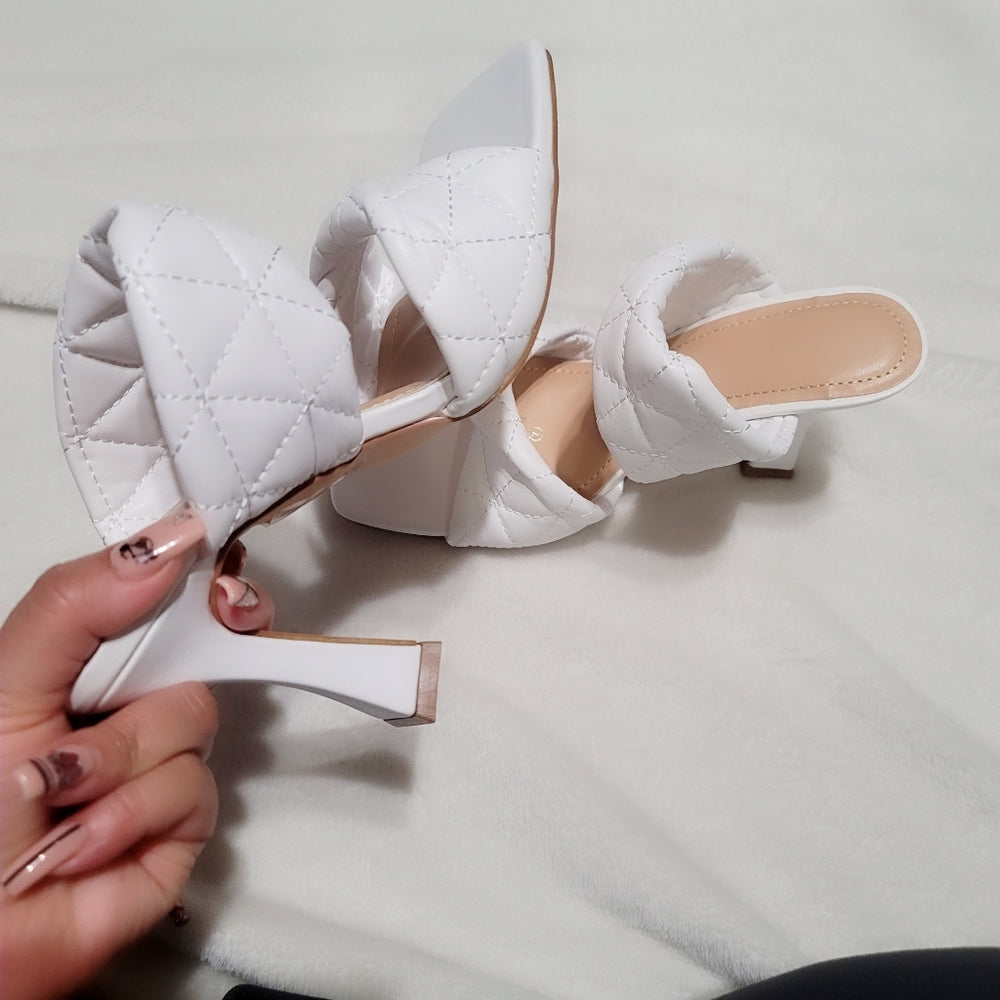 🤍Just In🤍 soft White In Heel